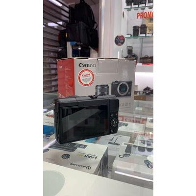 imagem do produto Cmera Canon EOS M200 com lente EF-15-45mm Usada - Aprox 10k - Canon