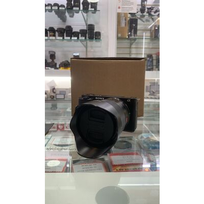 imagem do produto Camera Sony ZV-E10 com lente Viltrox 23mm f/1.4 para Sony E-mount Usada - Aprox 3k - Sony