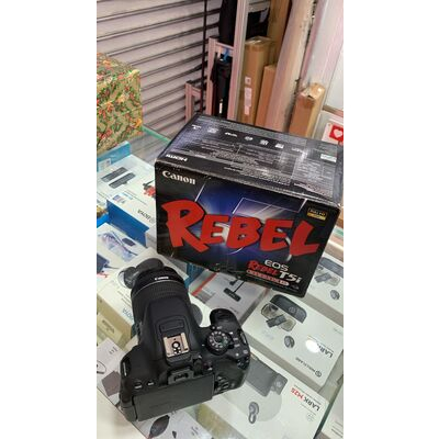 imagem do produto Canon EOS T5i com lente EF-S 18-55mm IS STM Usada - Aprox 6k - Canon