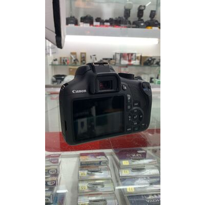 imagem do produto Canon EOS T6 com lente EF-S 18-55mm III Usada aprox. 5k - Canon