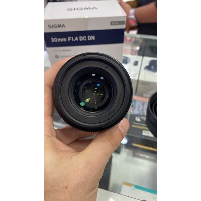 imagem do produto Lente Sigma AF 30mm f/1.4 DC DN para Sony E-mount Usada - Sigma