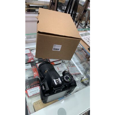 imagem do produto Nikon D3100 com lente AF-S 18-55mm DX ED Usada - Aprox 22k - Nikon