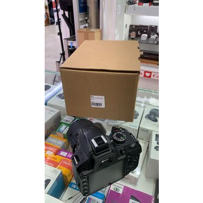imagem do produto Nikon D3200 com lente AF-S 18-55mm VR Usada - Aprox 34k� - Nikon