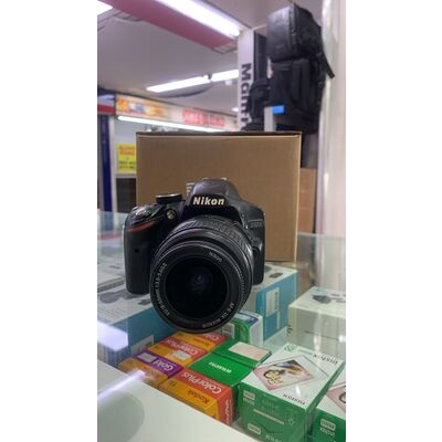 imagem do produto Nikon D3200 com lente AF-S 18-55mm VR Usada - Aprox 36k� - Nikon