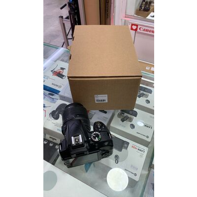 imagem do produto Nikon D3300 com AF-S 18-55mm VR Usada - Aprox 21k - Nikon