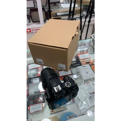 imagem do produto Nikon D3300 com AF-S 18-55mm VR Usada - Aprox 24k - Nikon