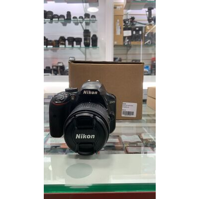 imagem do produto Nikon D3400 com lente AF-P 18-55mm DX VR Usada - Aprox 16k - Nikon