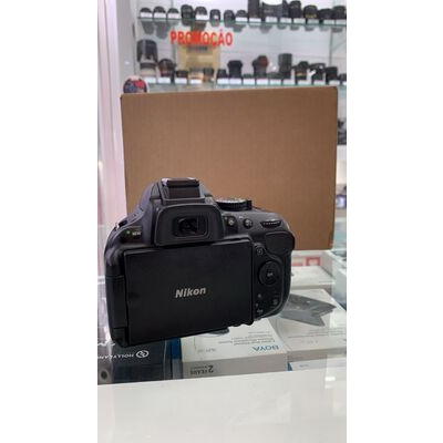 imagem do produto Nikon D5200 com lente AF-P 18-55mm VR - Aprox 17k - Nikon