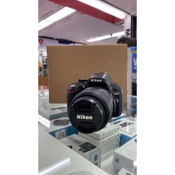 imagem de Nikon D5200 com lente AF-S 18-55mm VR - Aprox 13k - Nikon