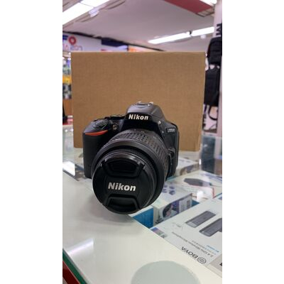 imagem do produto Nikon D5500 com lente AF-S 18-55mm Usada - Aprox 10k - Nikon